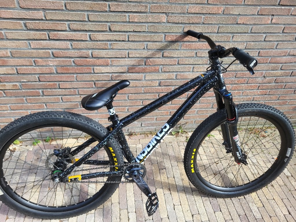 Notre mouvement, Vélos & Vélomoteurs, Moins de 10 vitesses, Comme neuf, Enlèvement, Frein à disque