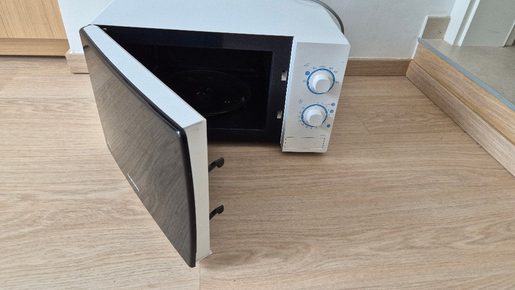 Micro-onde, Enlèvement, Utilisé, 45 à 60 cm, À Poser
