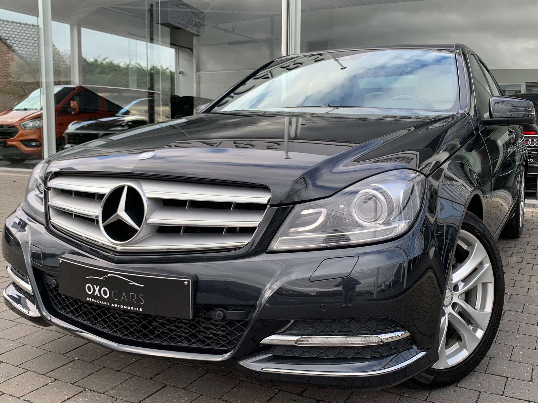 Mercedes-Benz C-Klasse 200 cdi 136CV AVANTGARDE / FACELIFT /, Auto's, Mercedes-Benz, 4 deurs, Achterwielaandrijving, Gebruikt