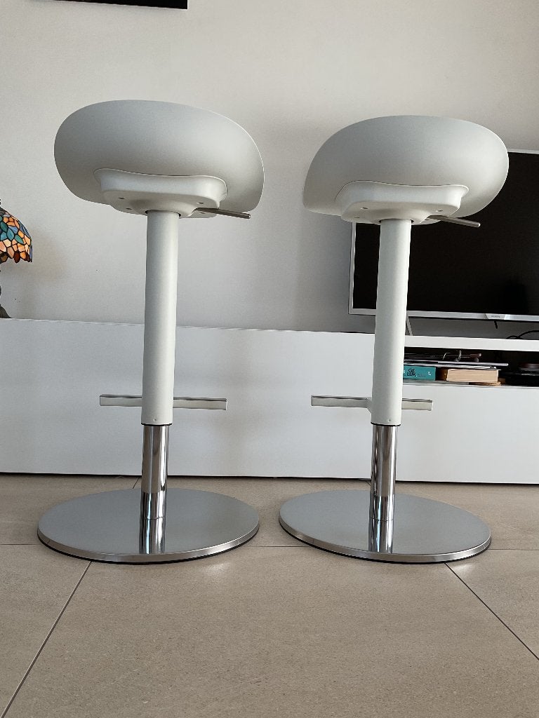 2 x witte barkruk Janinge, als nieuw, Huis en Inrichting, Ophalen, Kunststof, Zo goed als nieuw, In hoogte verstelbaar