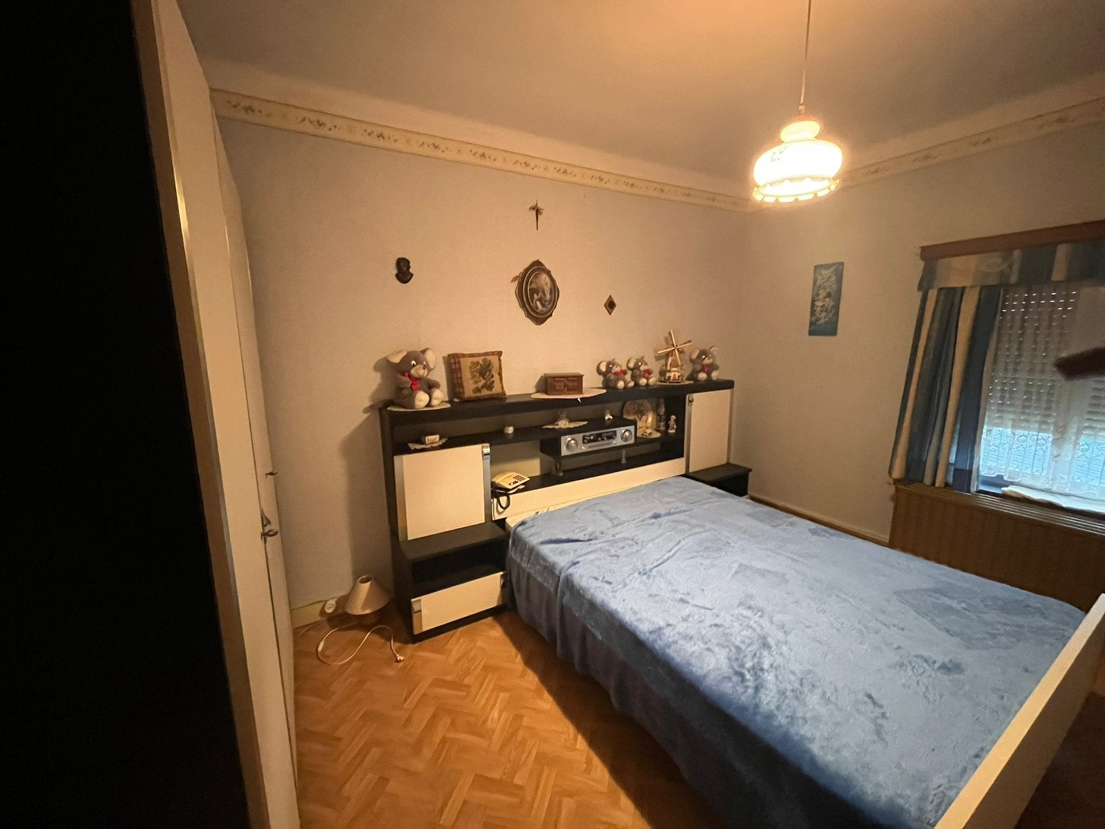 Slaapkamer compleet – bed, kleerkast en commode met spiegel, Ophalen, Gebruikt, Twijfelaar