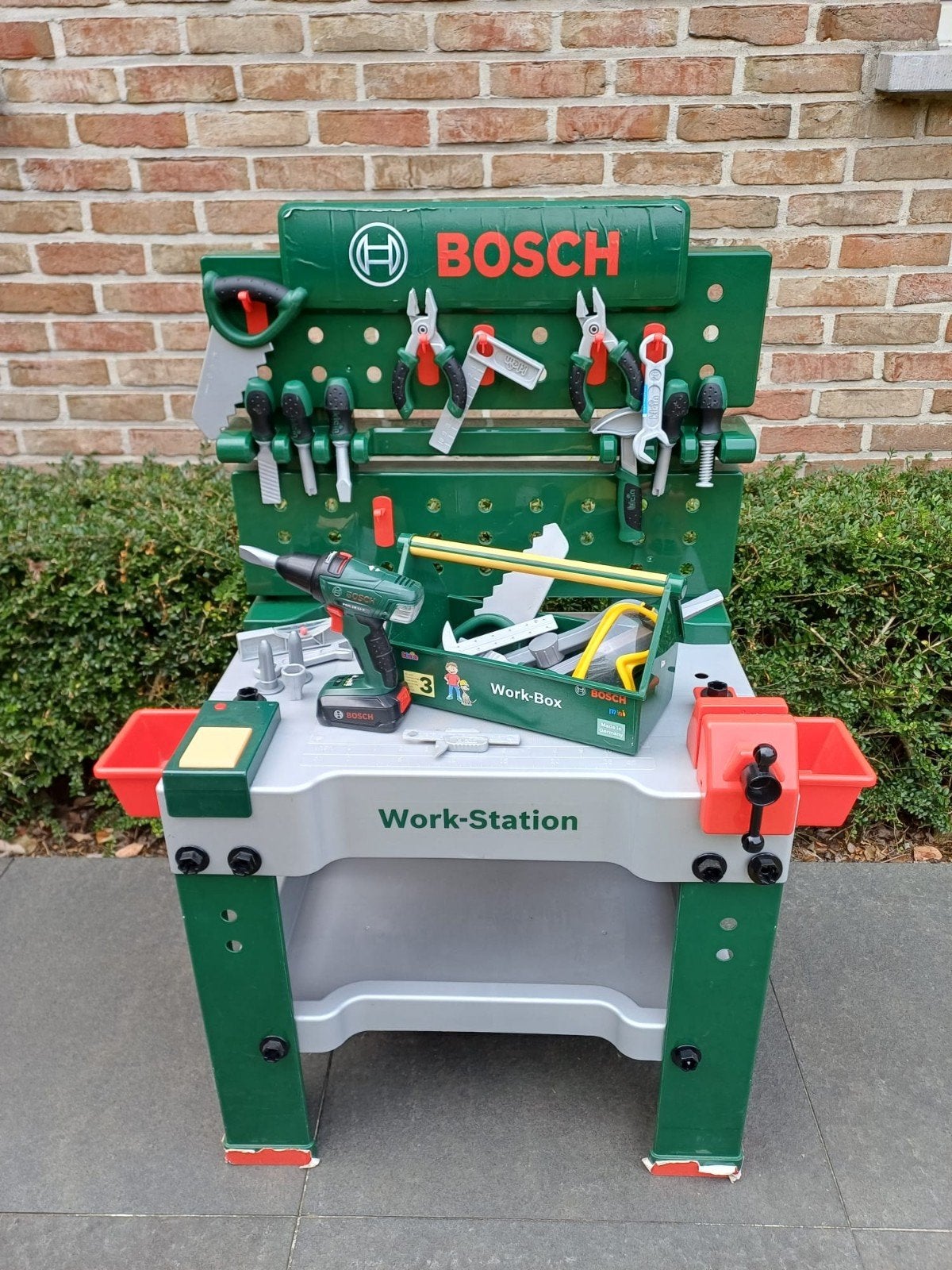 Table de travail Bosch avec accessoires, Enfants & Bébés, Enlèvement