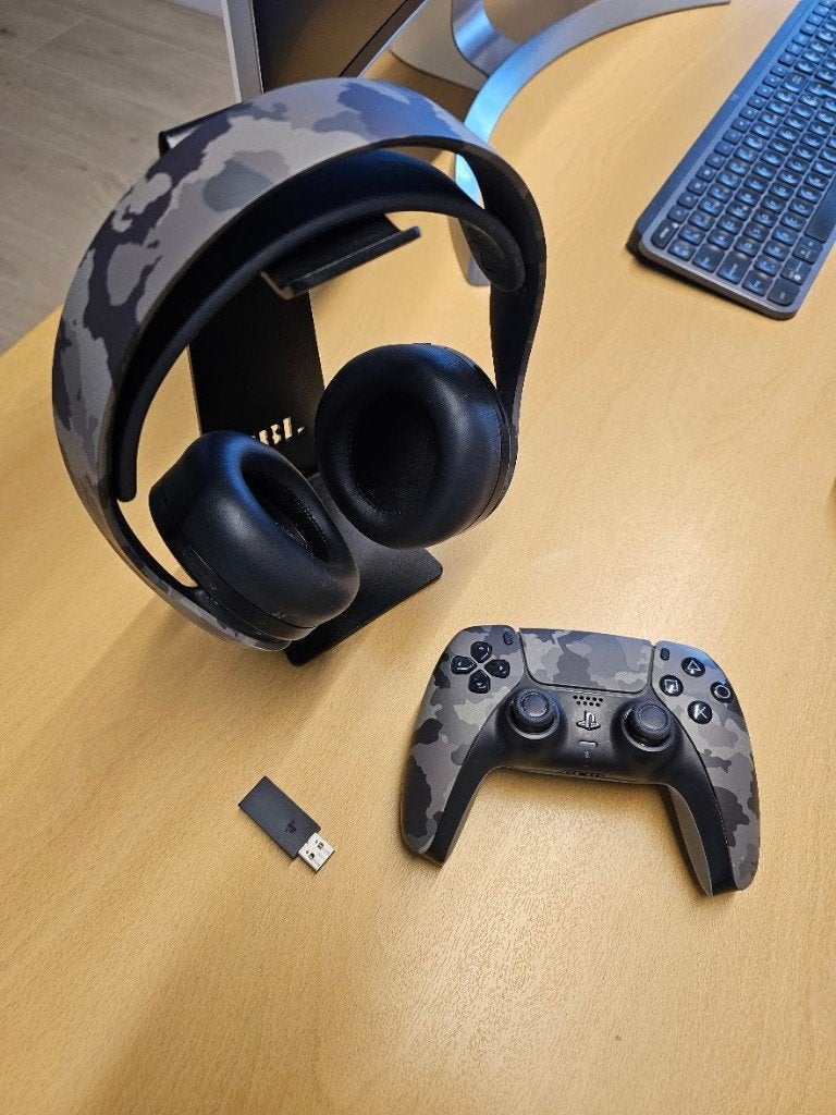 Playstation 5 Duelsense controller + Pulse koptelefoon CAMO, Ophalen, Zo goed als nieuw, Controller, PlayStation 5