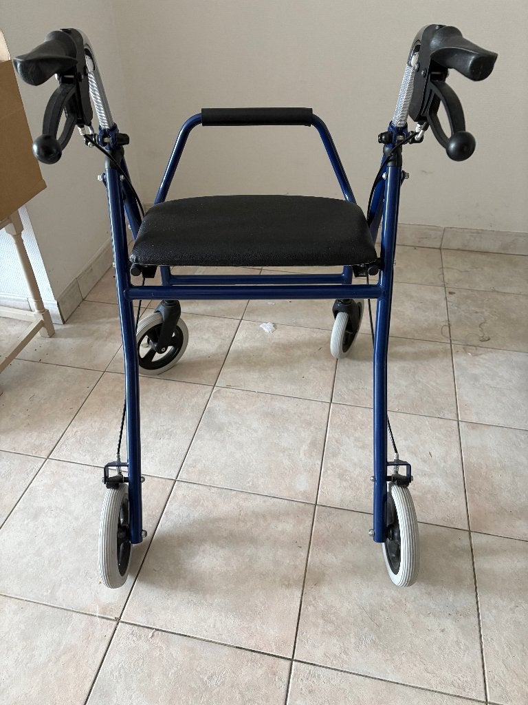 4-wiel rollator, Diversen, Rollators, Zo goed als nieuw, Opvouwbaar, Ophalen