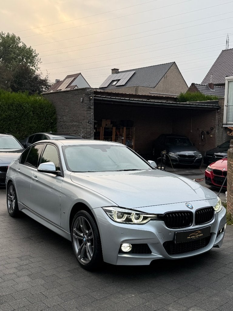 ENSEMBLE BMW 330E M Parfait état, Autos, Cuir, Argent ou Gris, Euro 6, Entreprise
