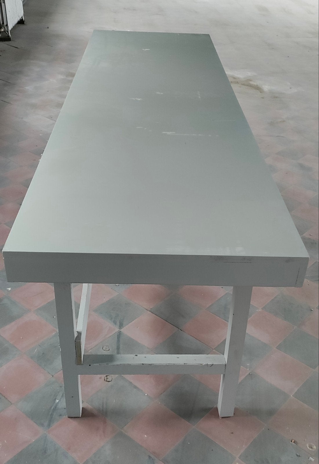 Gratis op te halen antieke tafel - grijze tafel, Ophalen