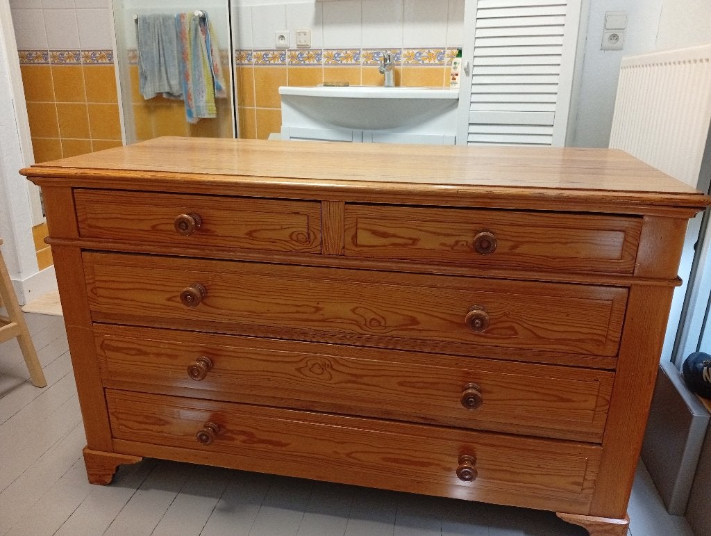 Commode en bois, Ophalen, Gebruikt, Eikenhout, Chêne clair. Bois plein. La commode ne se démonte pas.