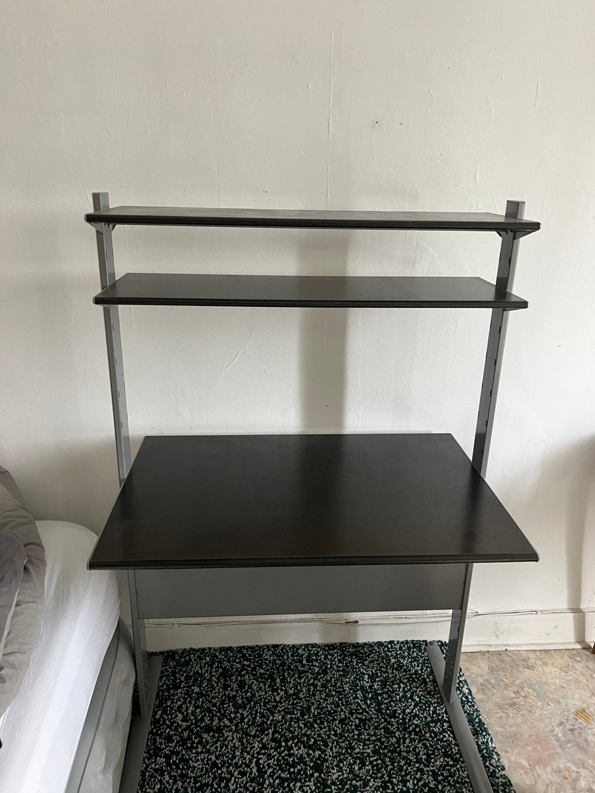 Bureau Ikea Fredrick, Enlèvement, Comme neuf