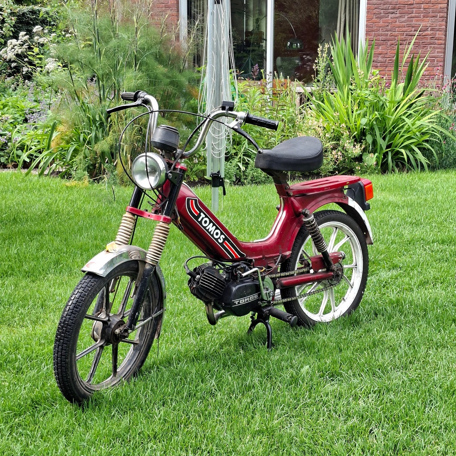 Tomos, Fietsen en Brommers, Ophalen
