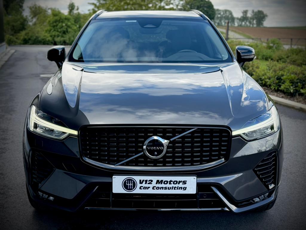 VOLVO XC60 B4 MHEV ULTIMATE DARK 4WD, Auto's, Volvo, Automaat, Zwart, Leder, Bedrijf