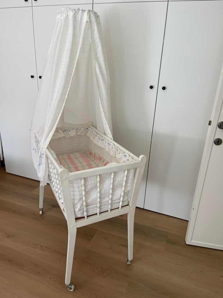 Mooie kinderwieg, Kinderen en Baby's, Ophalen, Zo goed als nieuw, Wieg
