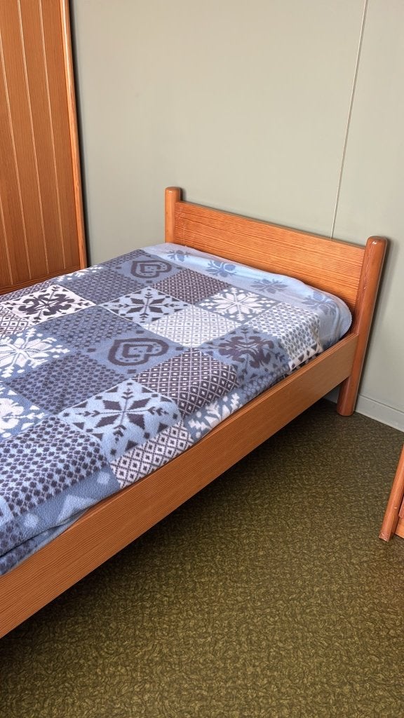 Lit simple en bois de pin, 90 cm, Grenenhout, 210 cm, Une personne