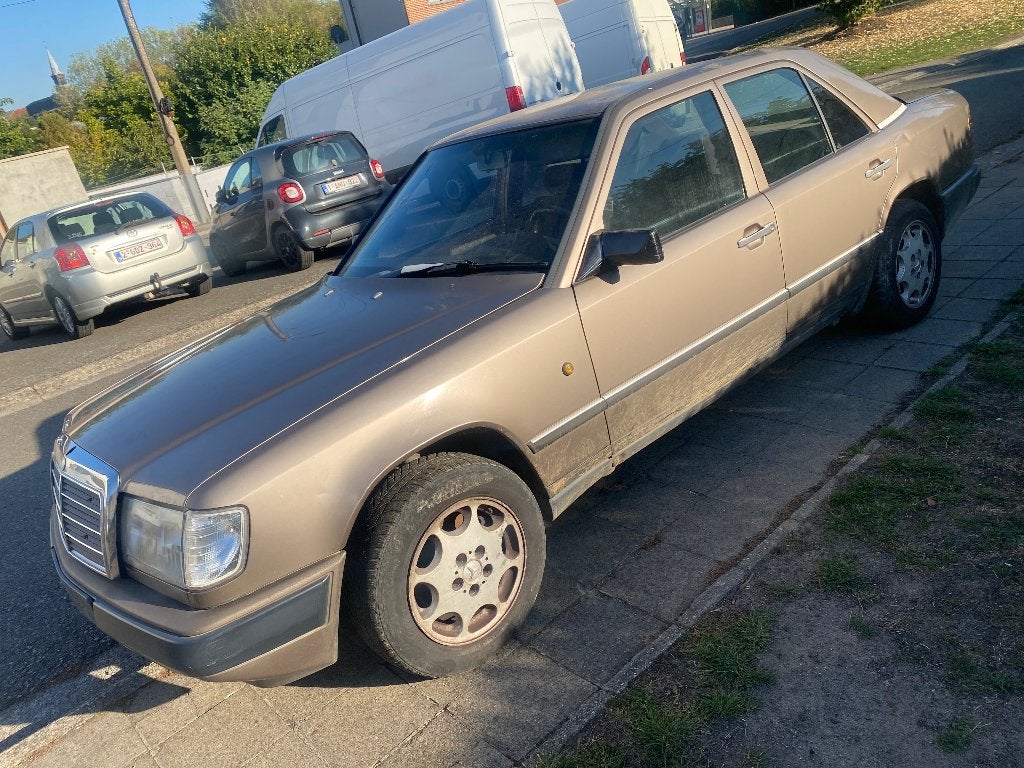 Mercedes W124 250 diesel 1986 500 km handgeschakeld, Ophalen