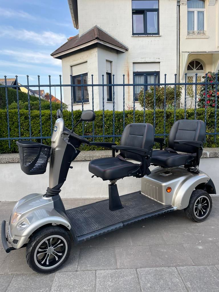Scootmobiel Vermeiren Limo voiturette électrique deux places, Divers, Chaises roulantes, Comme neuf, Fauteuil roulant électrique