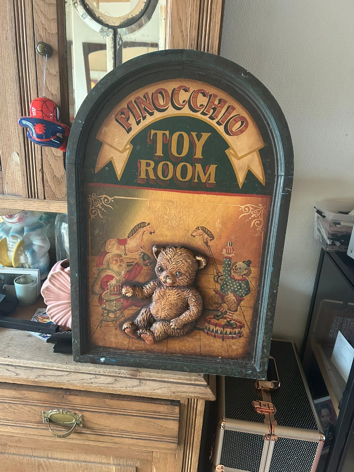 Vintage disney Wandbord – "Pinocchio Toy Room, Enlèvement