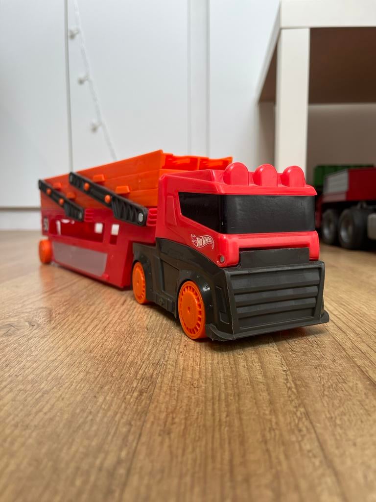 Hotwheels mega truck, Ophalen, Zo goed als nieuw
