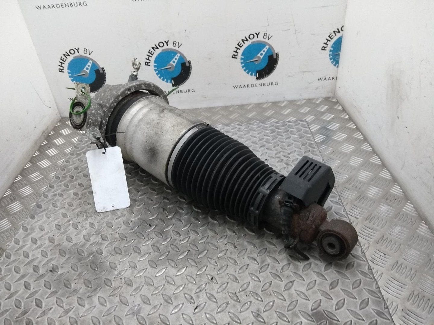 PORSCHE CAYENNE V8 TIP. VEER BALG (LUCHT) ACHTER 2003, Ophalen of Verzenden, Gebruikt, Stiba lid