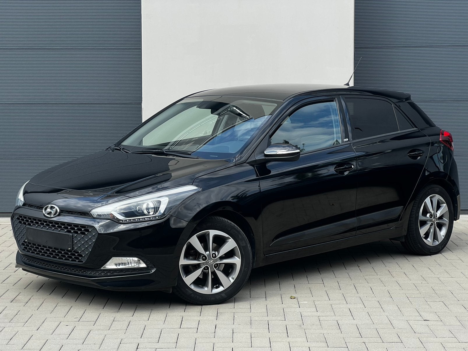 Hyundai i20 1.2 benzine / 1ste eigenaar / 94500 km / gekeurd, Voorwielaandrijving, Euro 6, 4 cilinders, https://public.car-pass.be/vhr/ccbd232b-6d66-4890-bd1a-279b4cd65055