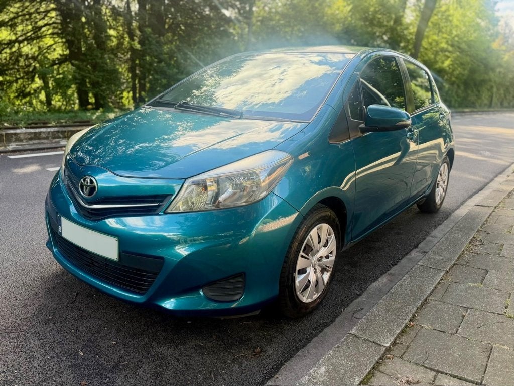 2013 Toyota Yaris 1.3 VVTI GPS, AIrco, CAmera, Garantie 12M, Auto's, Voorwielaandrijving, Euro 5, Stof, Zwart