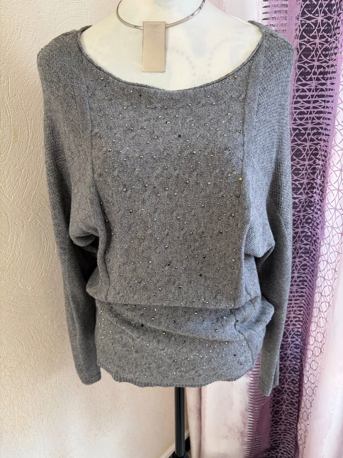 Pull Gris Strass & Perles – Evis (Taille S-M-L, Enlèvement ou Envoi, Comme neuf, Gris