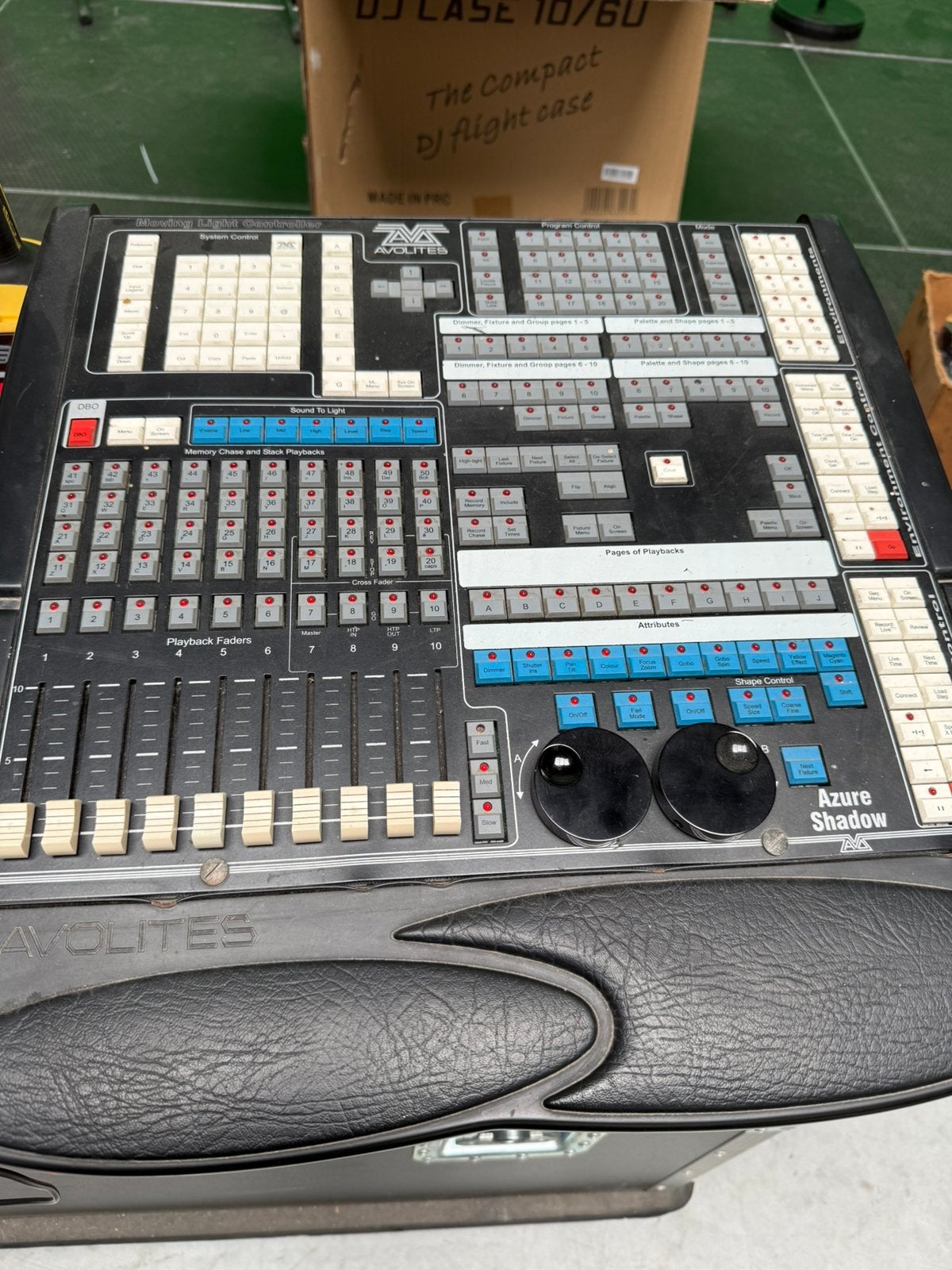 avolites Azure Shadow, Ophalen, Gebruikt