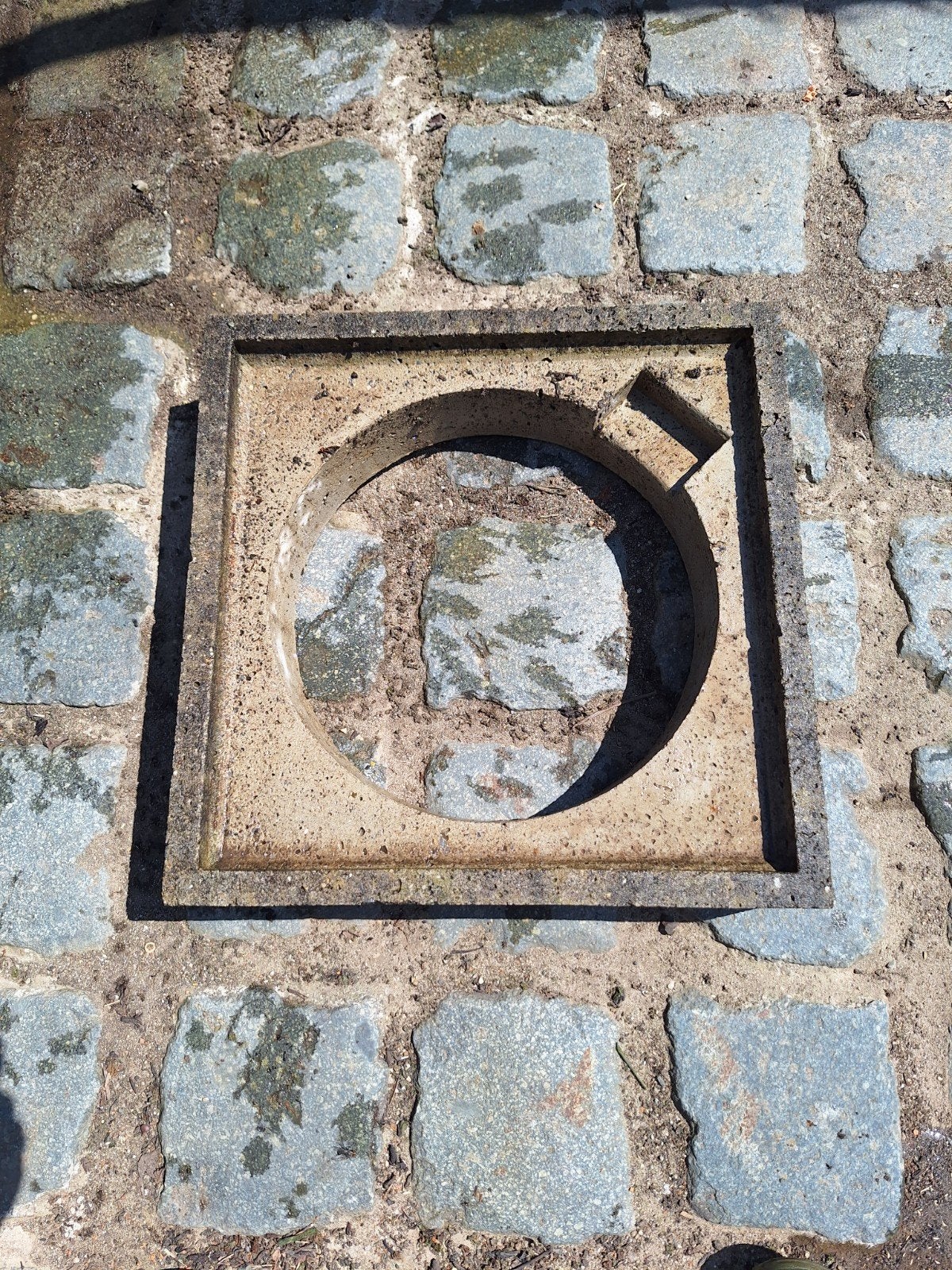 putdeksel met betonrand, Doe-het-zelf en Bouw, Buizen en Afvoer, Ophalen