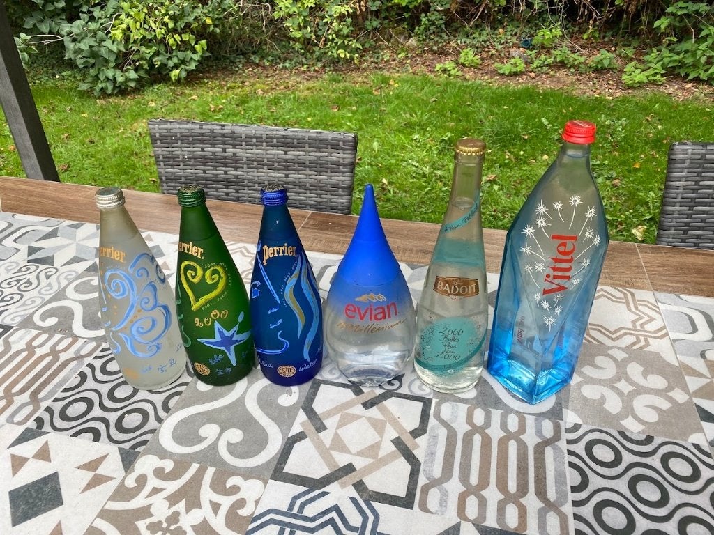 Lot de bouteilles d'eau commémorative l'an 2000, Collections, Enlèvement, Comme neuf, Bouteille(s), Autres marques