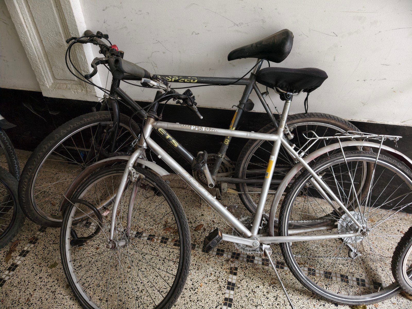 VELO A DONNER, Enlèvement