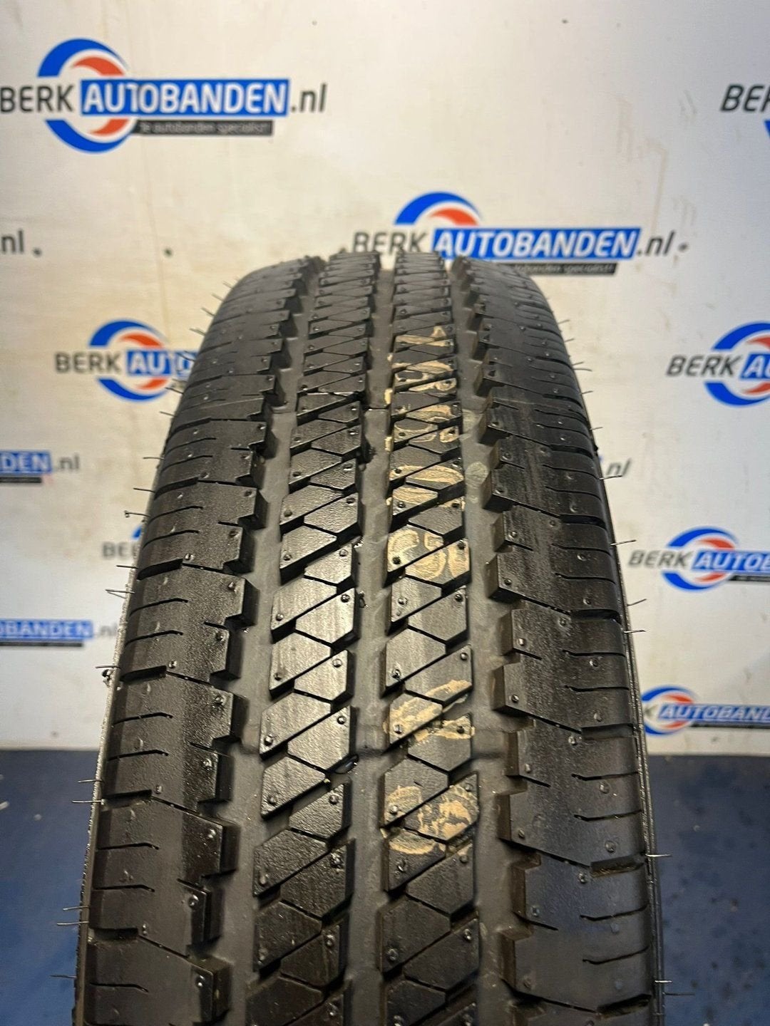 4x Bridgestone Dueler H/T 684 (DEMO) 205/80 R16C 110/108T 20, Auto-onderdelen, Banden en Velgen, -, Band(en), -, Zomerbanden