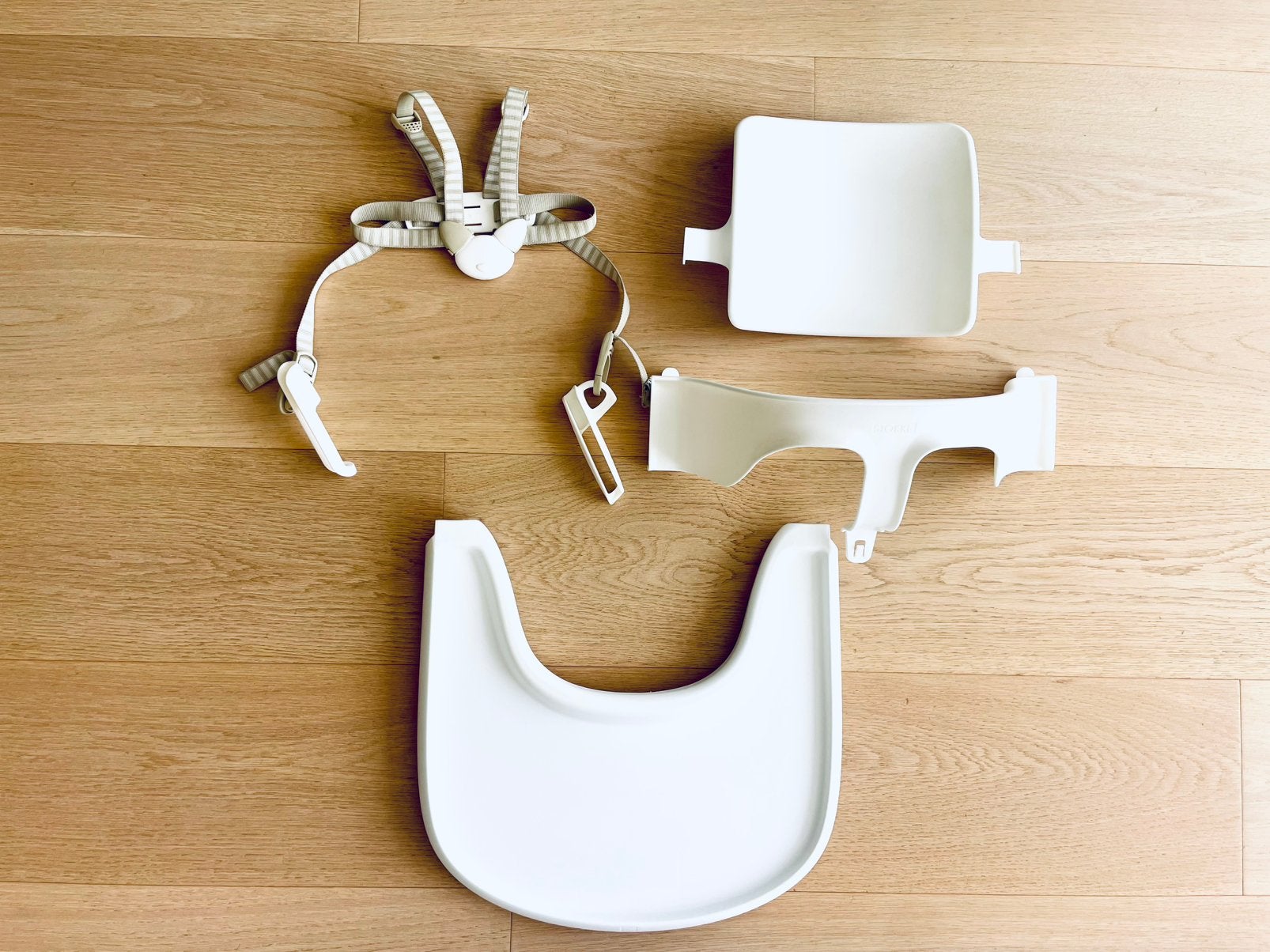 Stokke Tripp Trapp peuterset incl. tafelblad en riempjes, Ophalen, Zo goed als nieuw