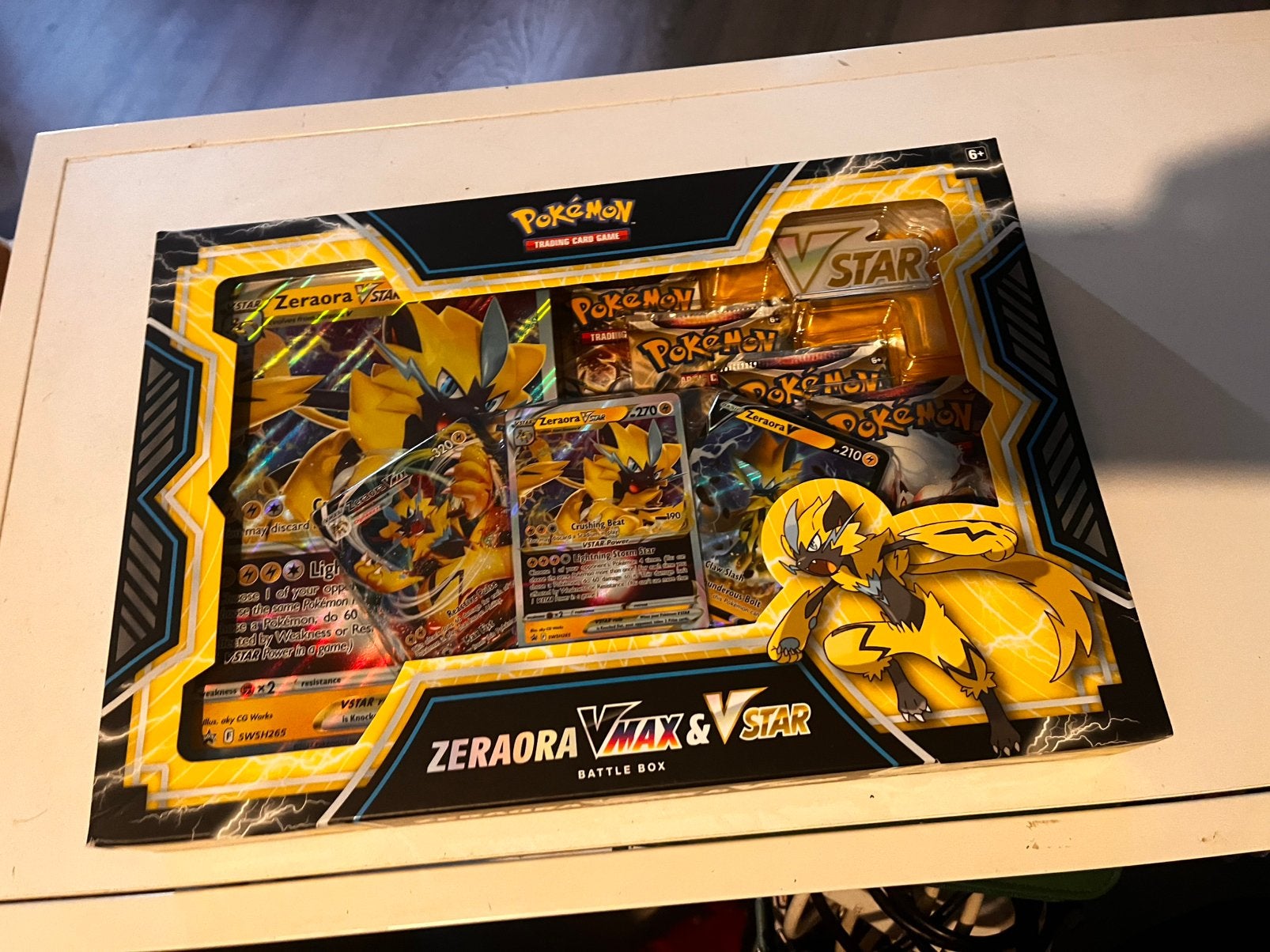 Zeraora vmax vstar battle box pokemon kaarten, Enlèvement ou Envoi, Comme neuf