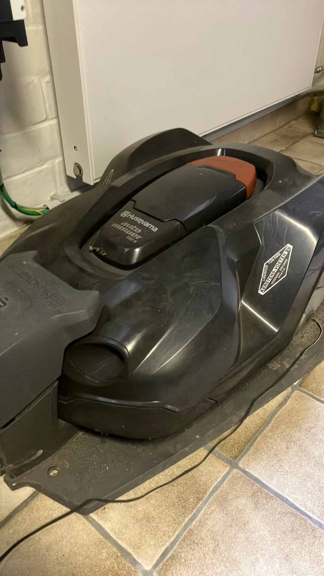 Robotmaaier  Husqvarna. 330x, Tuin en Terras, Ophalen, Zo goed als nieuw