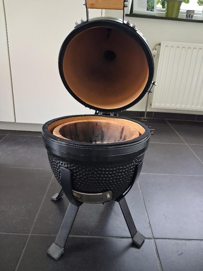 BBQ Kamado Urban Chef Small -, Tuin en Terras, Ophalen, Zo goed als nieuw, Met accessoires