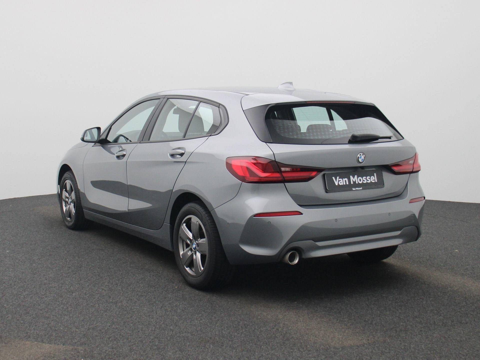 BMW 1 Serie Hatch 116d (85 kW), Autos, BMW, Argent ou Gris, Achat, Entreprise, 5 portes