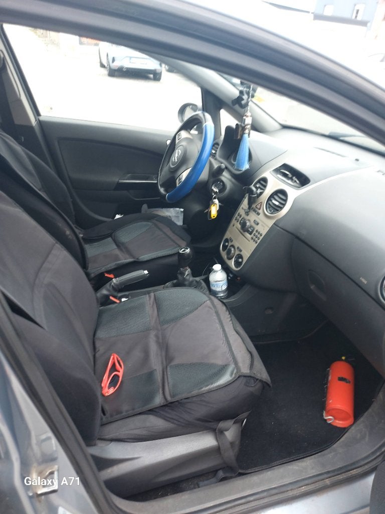 Opel corsa prêt à immatriculer, Autos, Opel, Argent ou Gris, Achat, Particulier, Tissu
