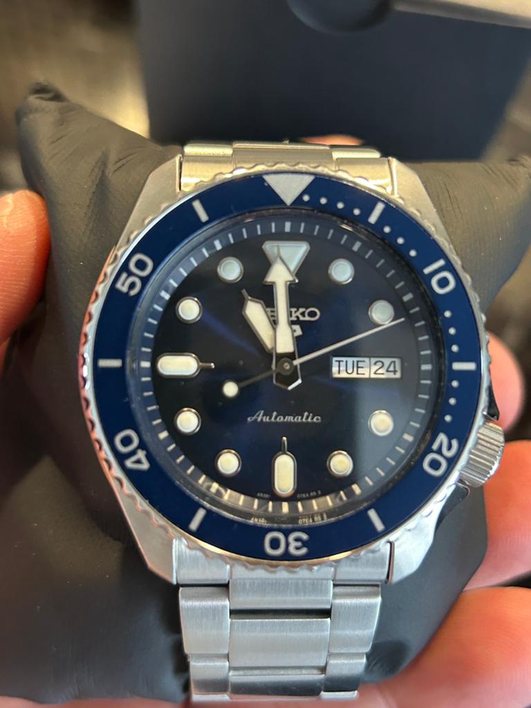 Ensemble complet Seiko 5 Sport SRPD51K1 bleu + garantie, Enlèvement ou Envoi, Comme neuf, Seiko