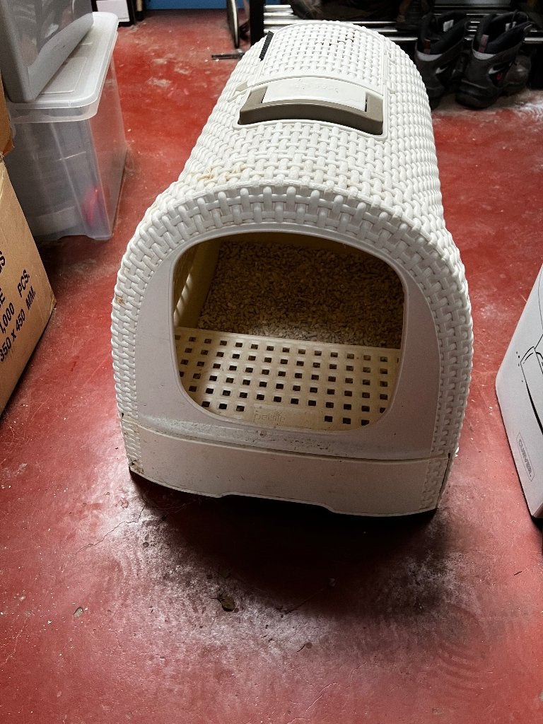 Kattenbak curver wit, Ophalen, Gebruikt, Gesloten