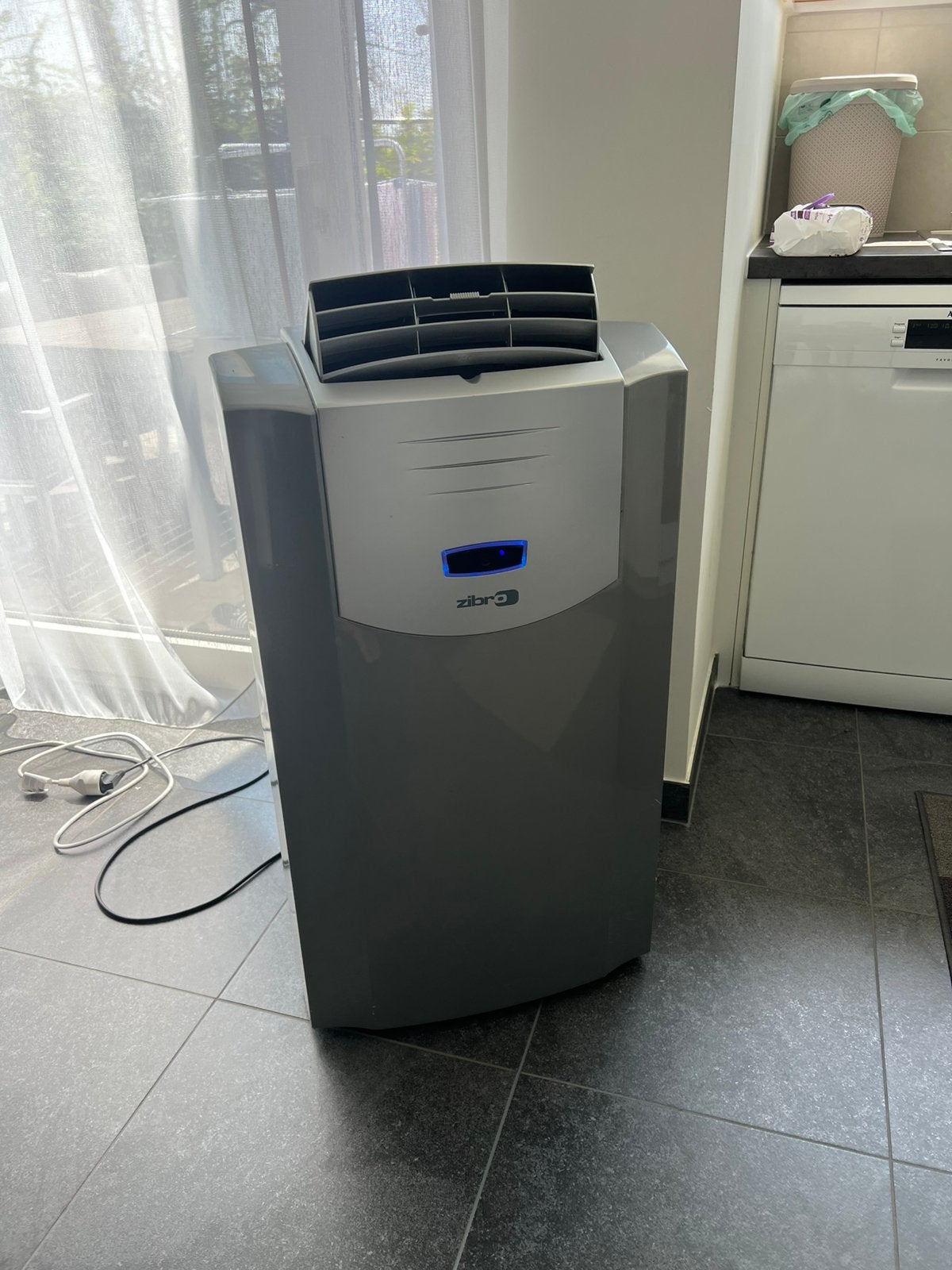 Mobiele airco 9000 BTU, Ophalen, Zo goed als nieuw, Mobiele airco