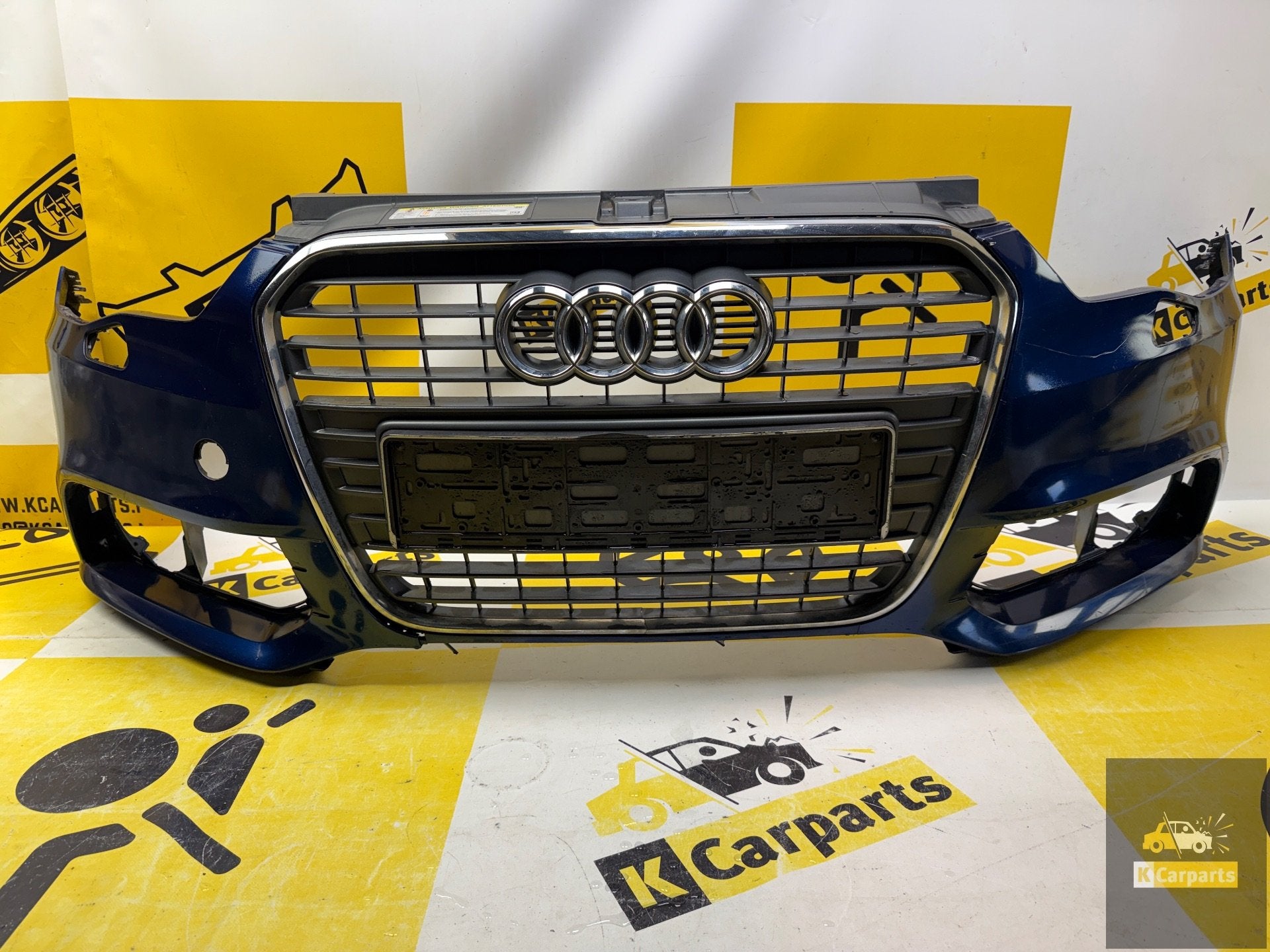 Coin de pare-chocs Audi A1 8X0 S-line PDC 8X08074380 Droit, Pare-chocs, AUDI AG, Auto-Union-Strasse 1
85045  Ingolstadt, DE, Audi
