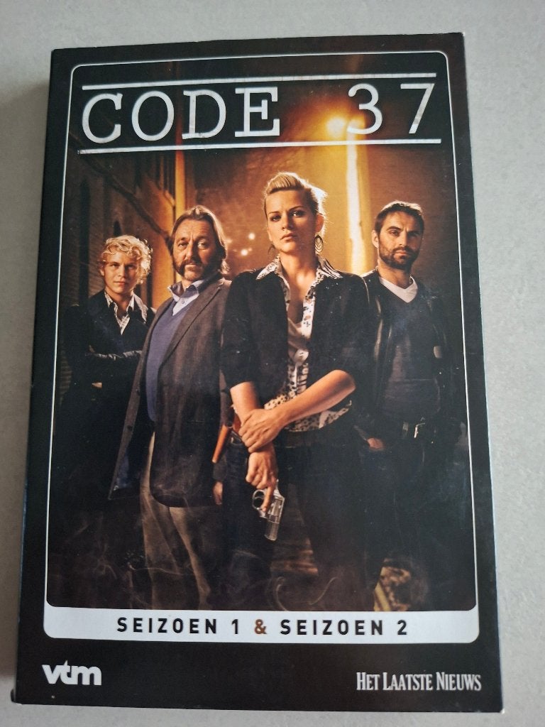 DVD Code 37, Cd's en Dvd's, Dvd's | Tv en Series, Ophalen, Zo goed als nieuw, Actie en Avontuur, Seizoen 1