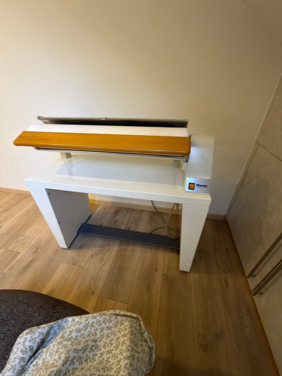 Miele Automatic B 855 - Elektriche strijkrol, Enlèvement, Comme neuf