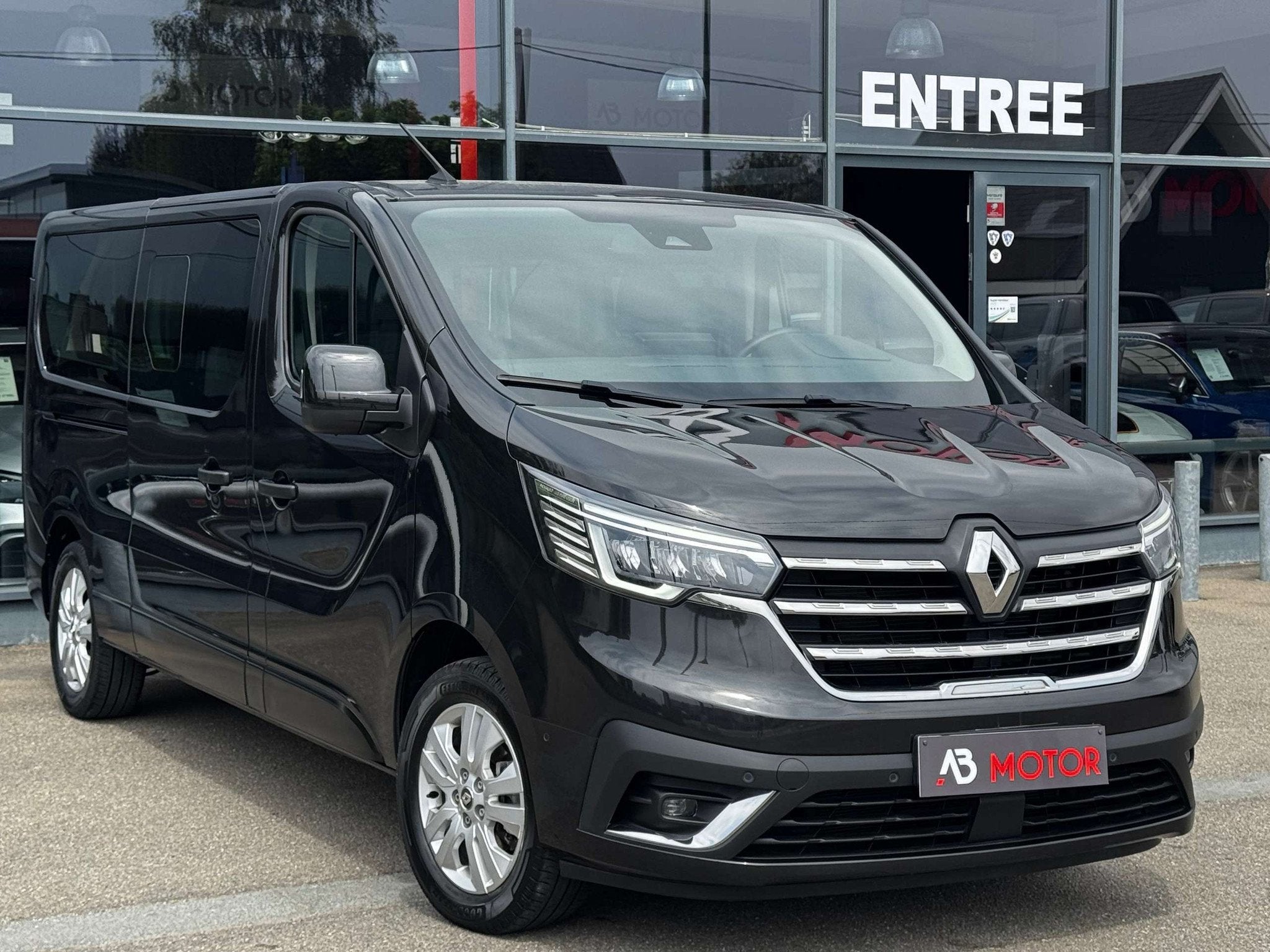 Renault Trafic 2.0 dCi XL 150CV BOITE AUTO 8 PLACES 2 PORTES, Autos, 8 places, Achat, https://public.car-pass.be/vhr/3a996a1b-5be6-4a1a-bef8-8309f2ec2fa9