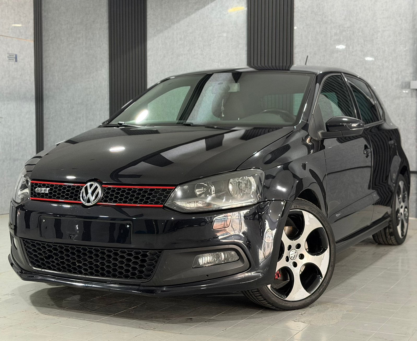 VW POLO GTI BOITE AUTOMATIQUE 1.4 ESSENCE 180 CV FAIBLE TAXE, Achat, Entreprise, 5 portes, Automatique