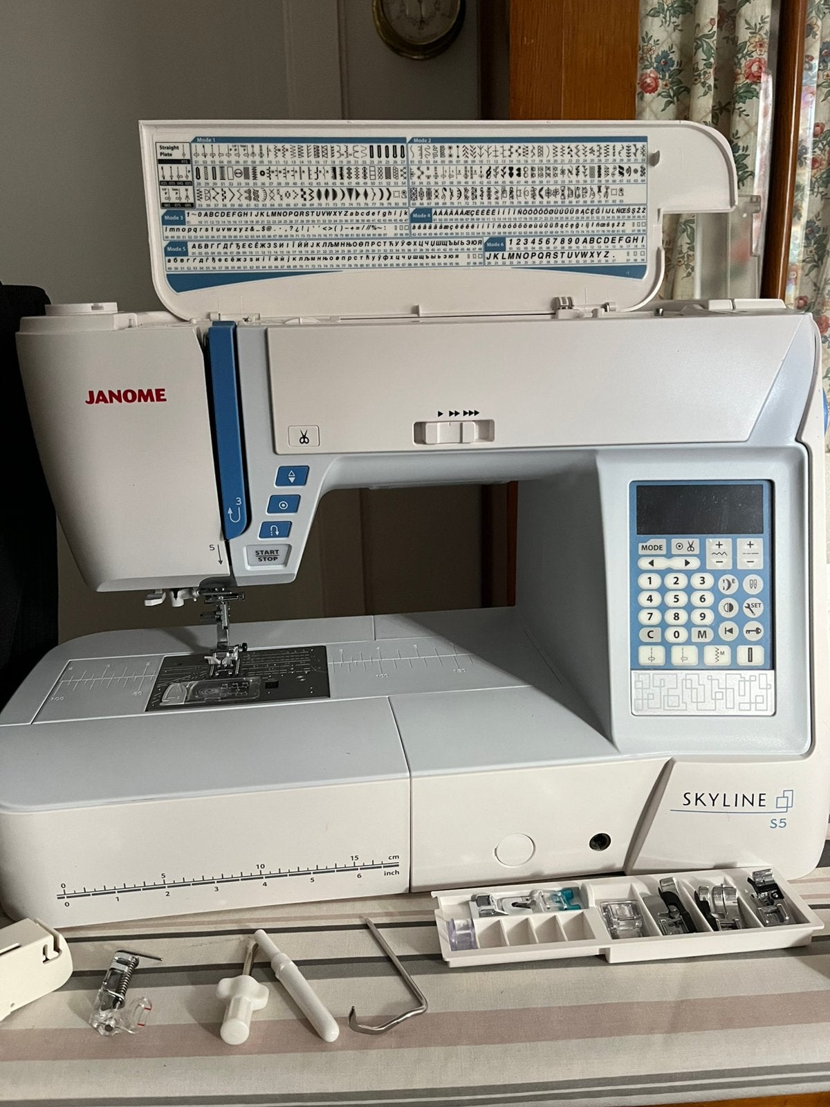 Janome Skyline S5, Hobby & Loisirs créatifs, Enlèvement, Comme neuf, Machine à coudre, Janome