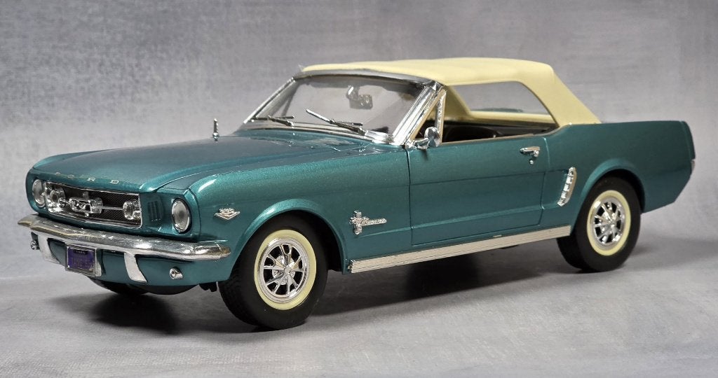Mira 1/18 - Ford Mustang 19641/2 avec capote souple, Enlèvement ou Envoi, Comme neuf, Voiture, Autres marques