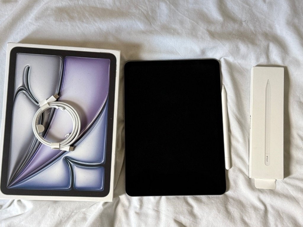 Apple iPad Air M3 (2025) 11 WiFi 128 GB  - Apple Pencil, Computers en Software, Apple iPads, Ophalen of Verzenden, Zo goed als nieuw