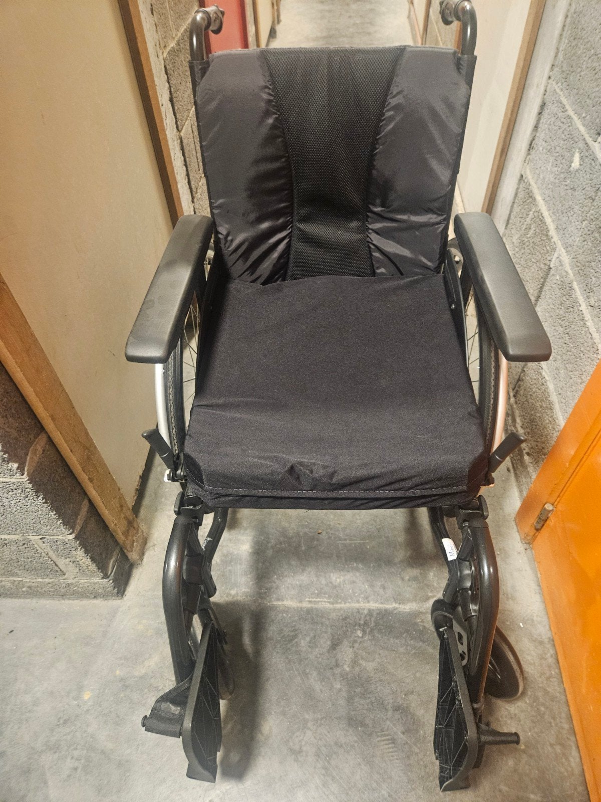 Rolstoel kleur zwart Invacare, Ophalen, Inklapbaar, Nieuw, Duwrolstoel