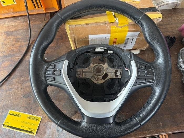 Volant d'un BMW 1-Serie, Autos : Pièces & Accessoires, -, 3 mois de garantie, Utilisé, -