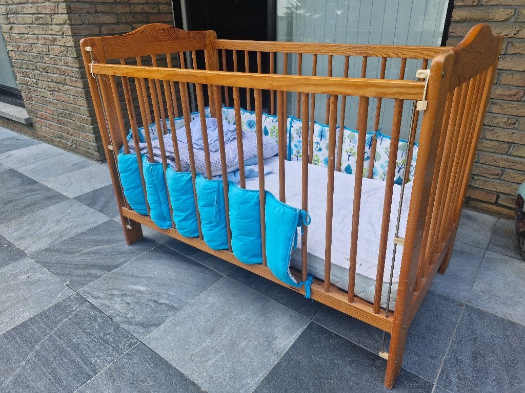 Oma en opa kinderbedje met spijlen, Ophalen, Gebruikt, Overige typen