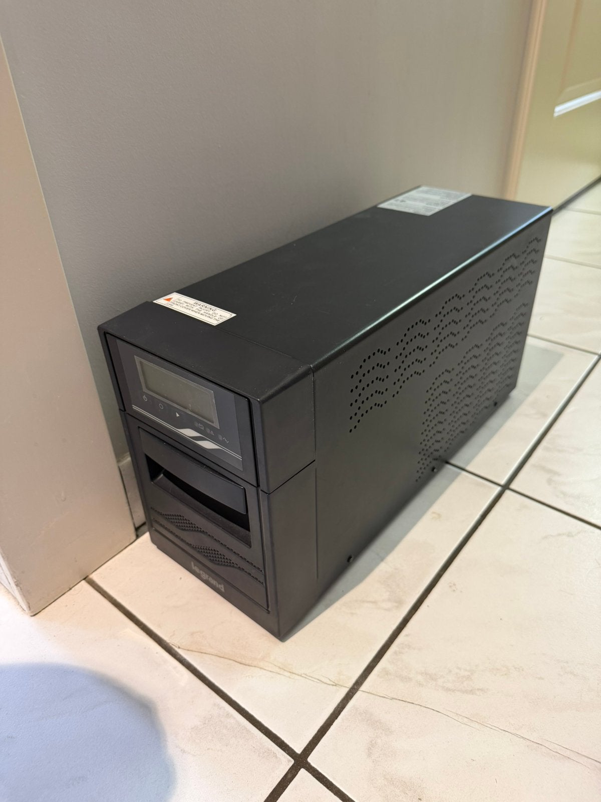 Legrand Niky S 2000 UPS, type 3 100 07, Informatique & Logiciels, Enlèvement, Comme neuf